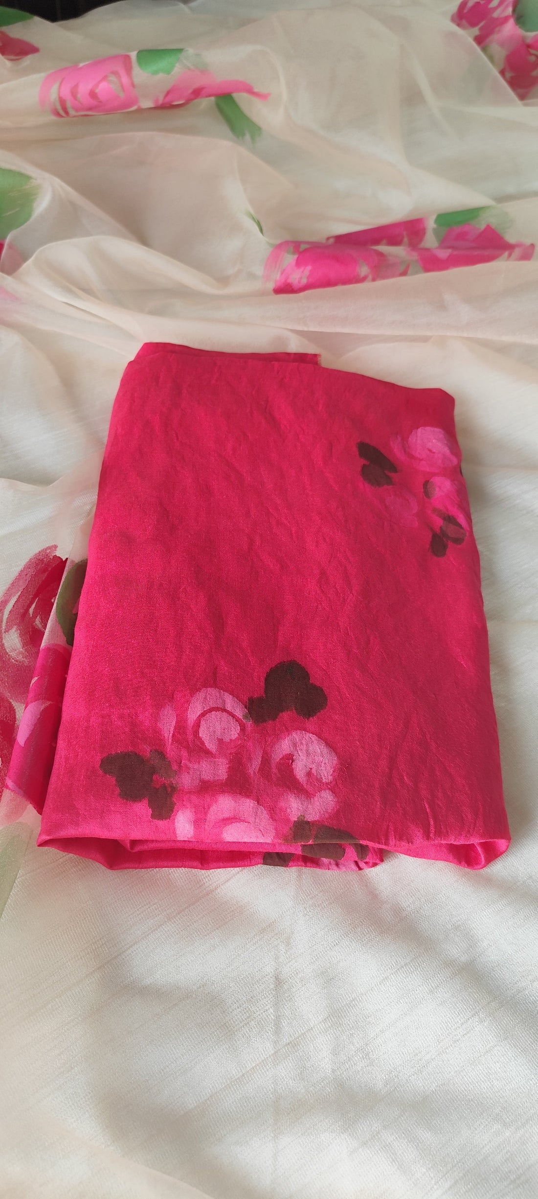 Own a Style Statement- Let Your Clothes Speak with Hand-Painted Fashion