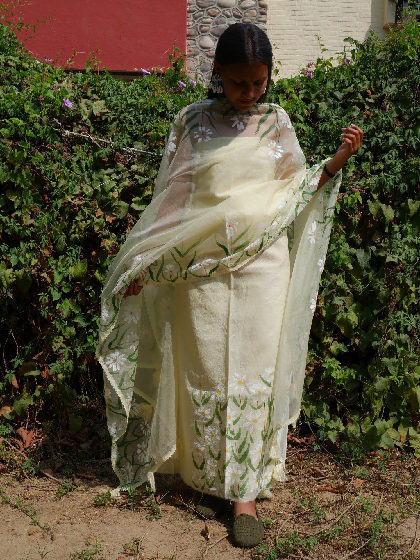 Pista green Handpainted white motifs on chanderi and organza dupatta.