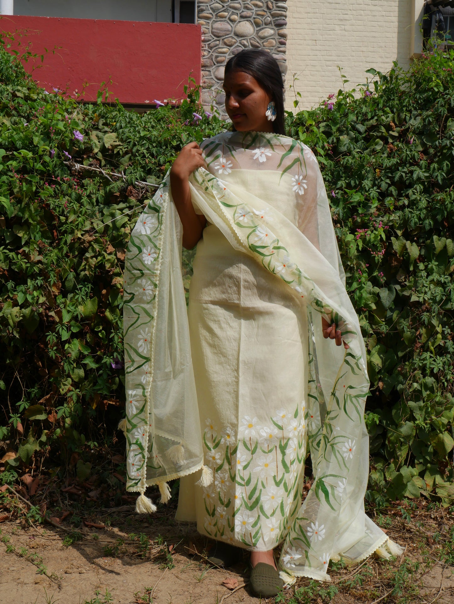 Pista green Handpainted white motifs on chanderi and organza dupatta.